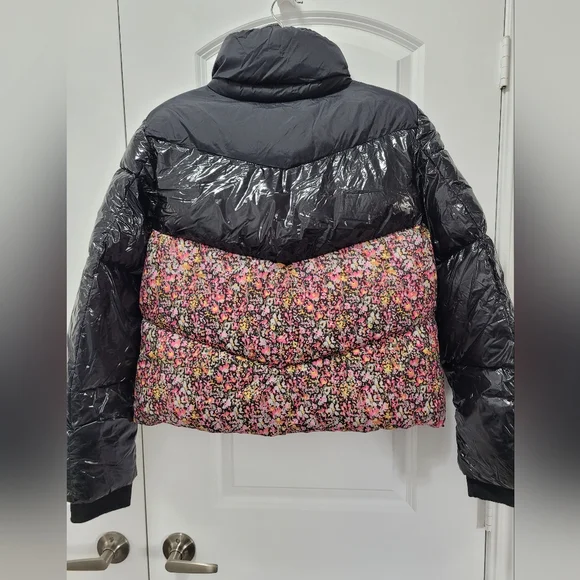 Steve MADDEN ♥︎ ARIANA Short Floral & Black Puffer Jacket With Chrome Zipper - Picture 7 of 9